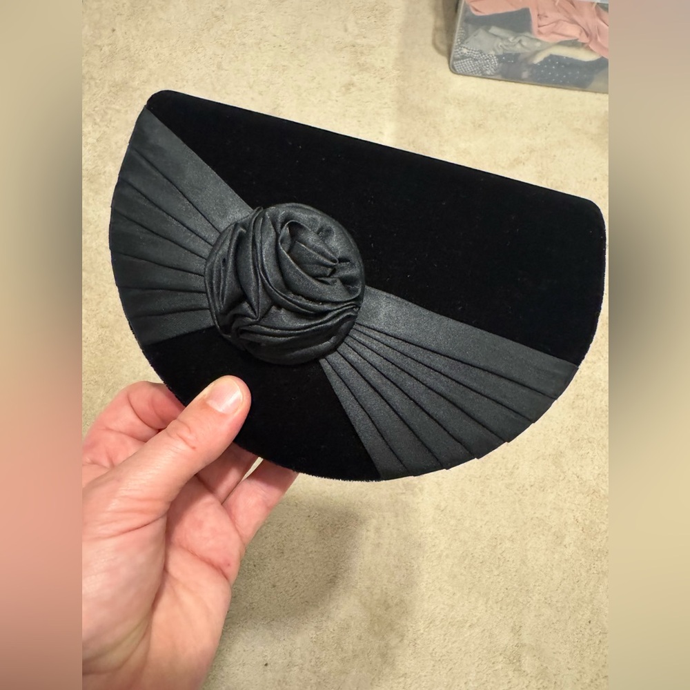 Vintage Eatons Black Velvet Purse with Strap – 1970s Era